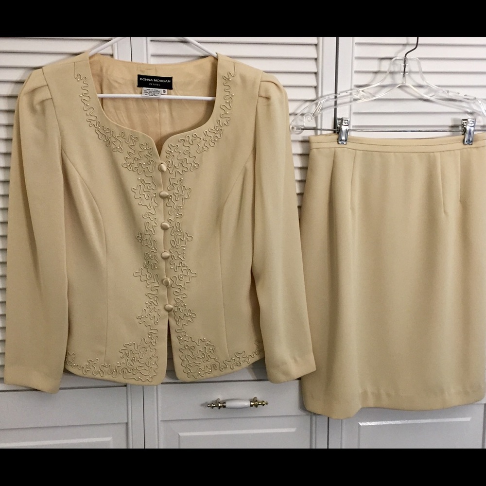 Women’s 2 piece dress suit